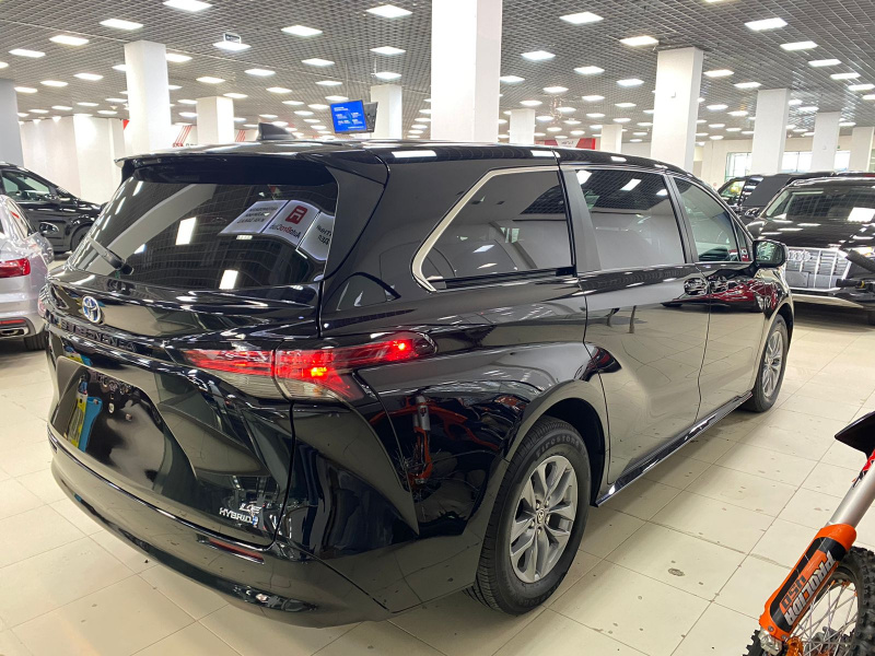 Toyota Sienna 2.5 AT, 2022