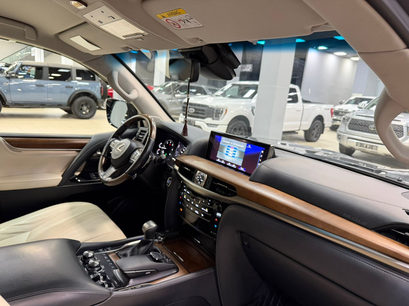 Lexus LX450D AT, 2016