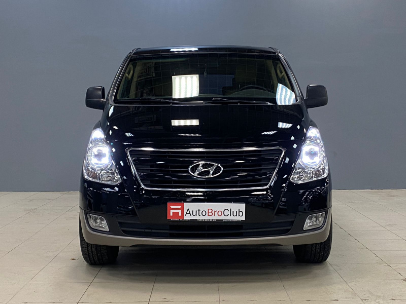Hyundai Grand Starex 2.5 AT, 2016