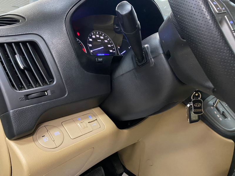 Hyundai Grand Starex 2.5 AT, 2016