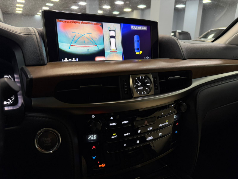 Lexus LX450D AT, 2016