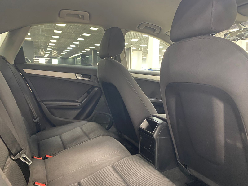 AUDI A4 1,8 2012