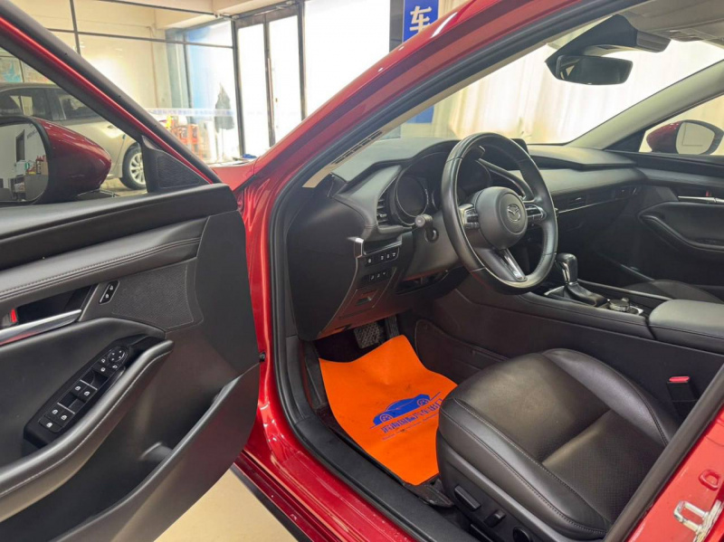 Mazda 3, 2.0 AT, 2021, 40 500 км