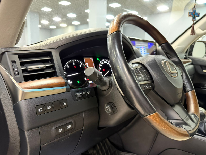 Lexus LX450D AT, 2016