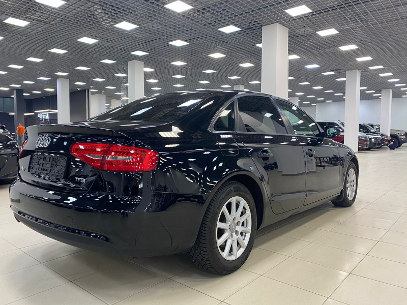 AUDI A4 1,8 2012