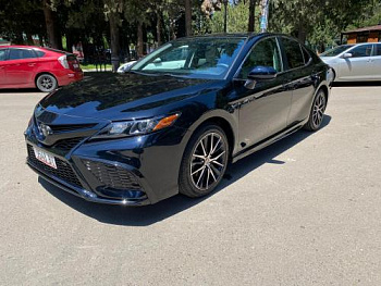 Toyota Camry 2.5Hyb AT, 2021