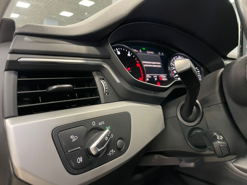 Audi A4 2.0 AMT, 2019