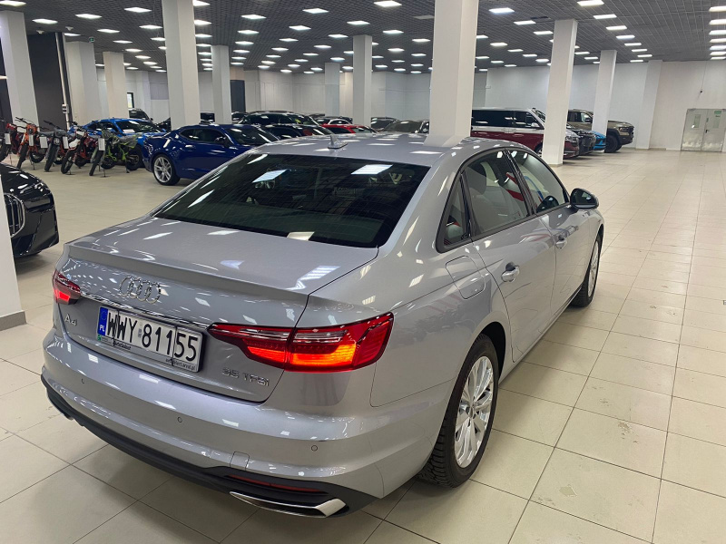 AUDI A4 2.0 2020г