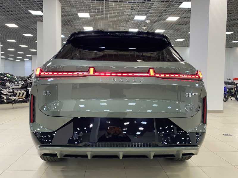 Lynk & Co 08 1.5 AT, 2024