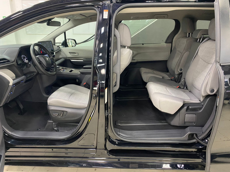 Toyota Sienna 2.5 AT, 2022