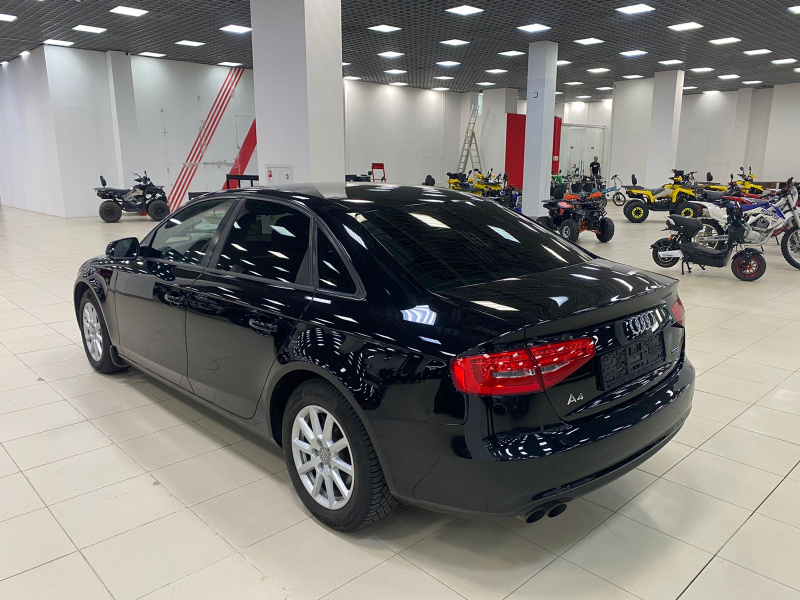 AUDI A4 1,8 2012