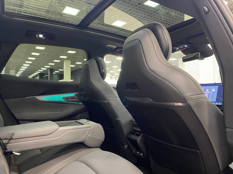 Lynk & Co 08 1.5 AT, 2024