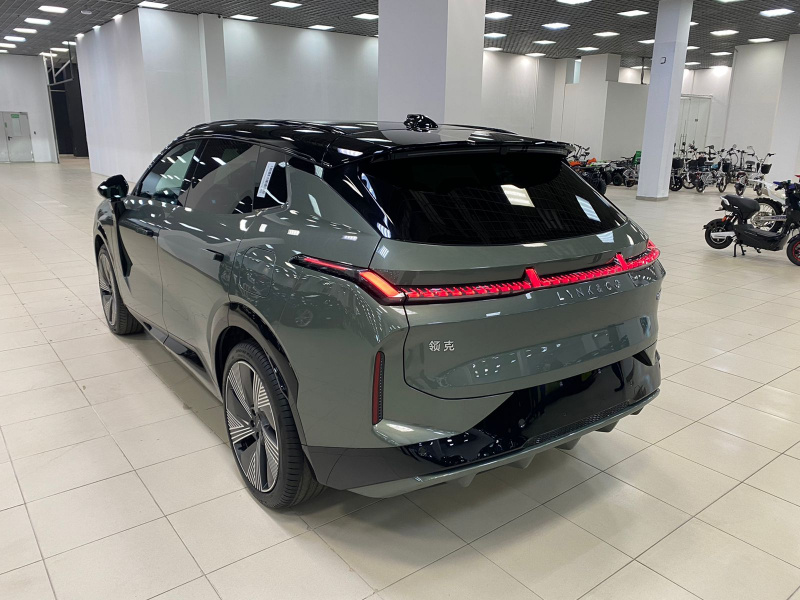 Lynk & Co 08 1.5 AT, 2024