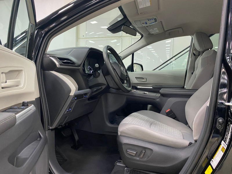 Toyota Sienna 2.5 AT, 2022