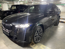 BMW X5 3.0 AT, 2025, 20 км