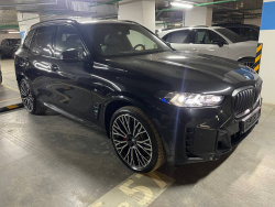 BMW X5 3.0 AT, 2025, 20 км